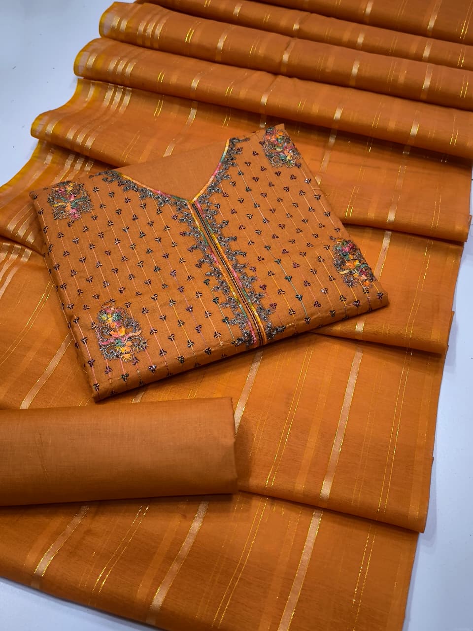 3pc Lawn Sequence Embroided Dress