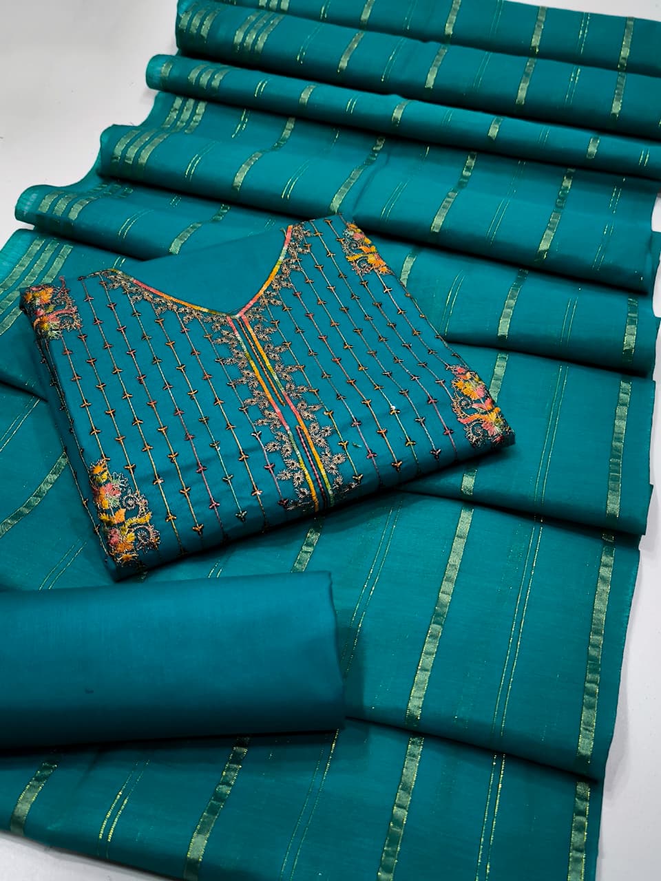 3pc Lawn Sequence Embroided Dress
